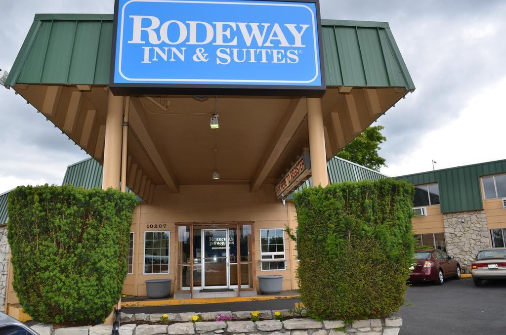 Rodeway Inn & Suites Hwy 217 & 26 W Portland Bagian luar foto