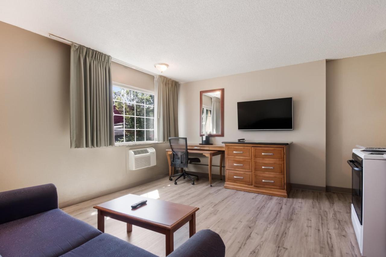 Rodeway Inn & Suites Hwy 217 & 26 W Portland Bagian luar foto
