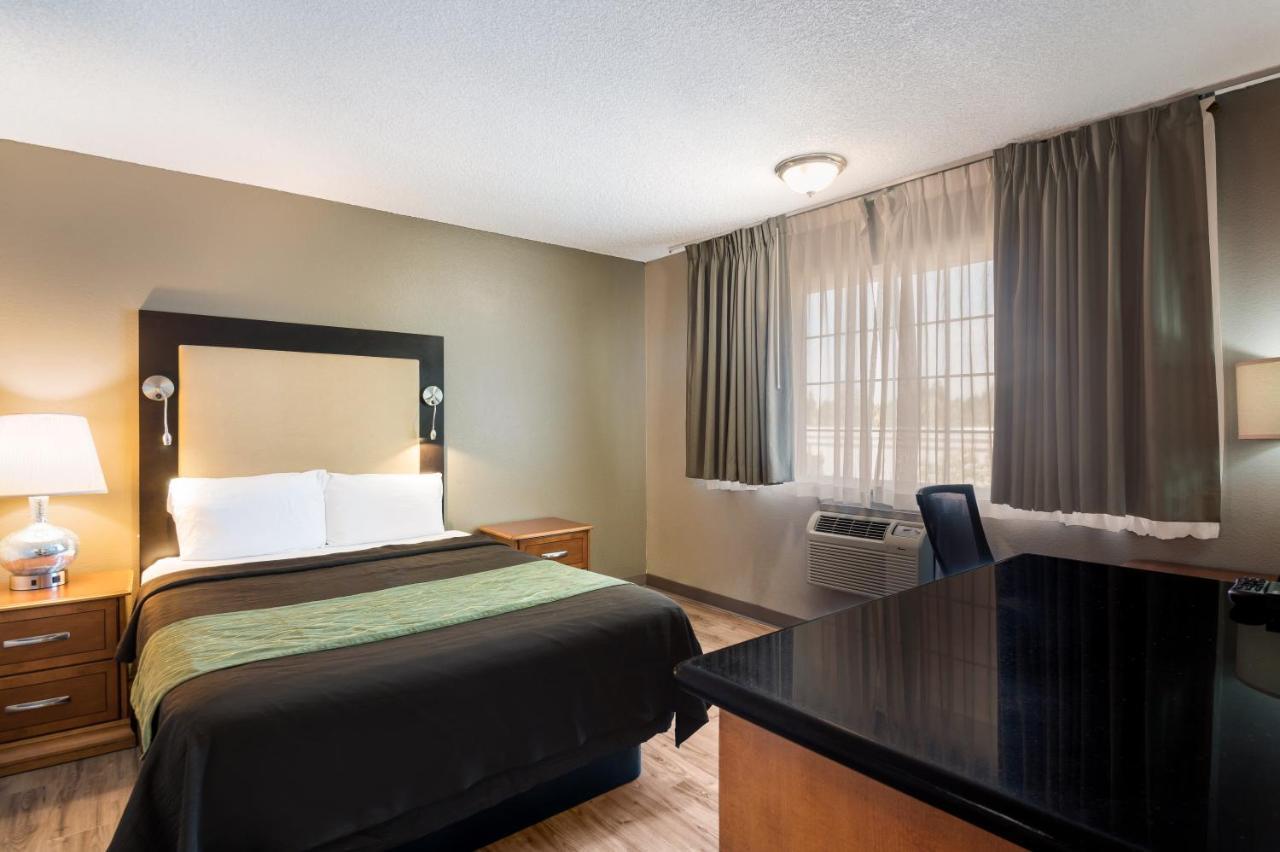 Rodeway Inn & Suites Hwy 217 & 26 W Portland Bagian luar foto