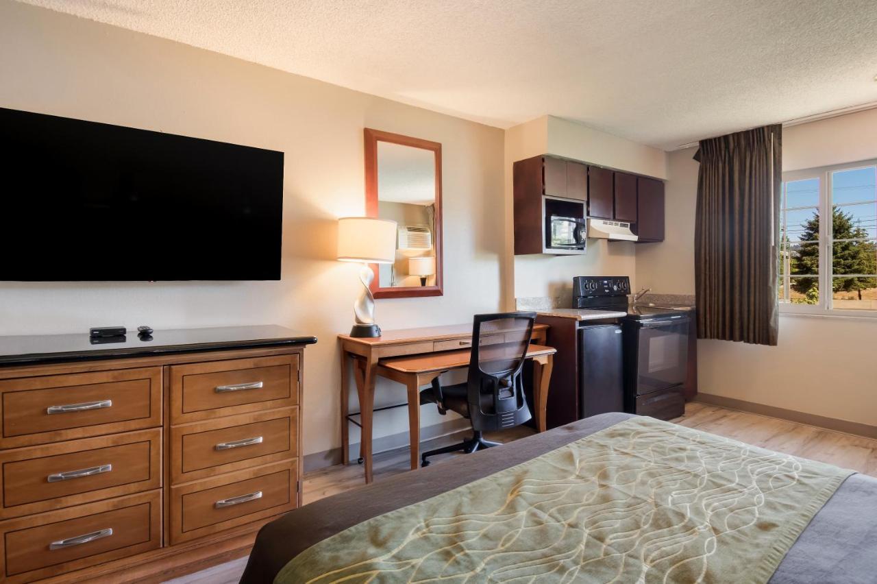 Rodeway Inn & Suites Hwy 217 & 26 W Portland Bagian luar foto