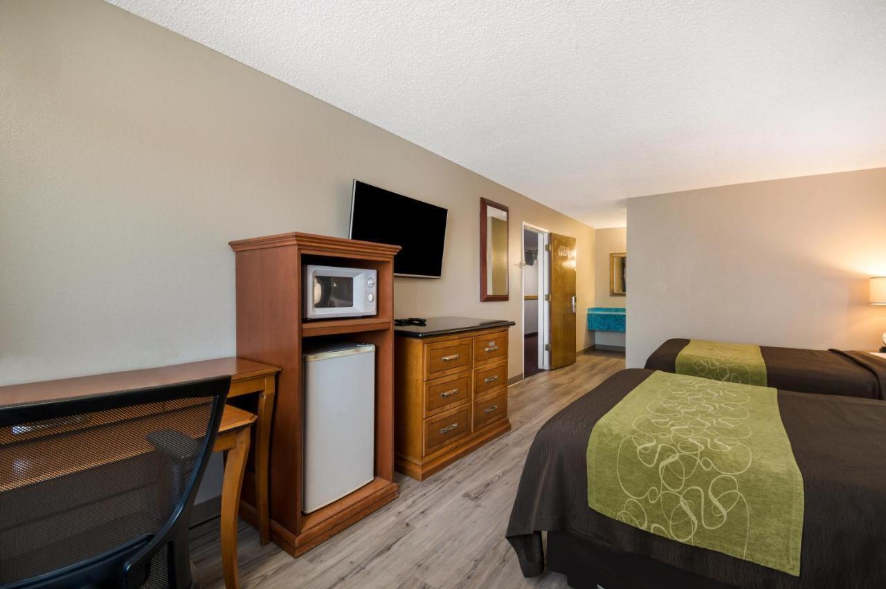 Rodeway Inn & Suites Hwy 217 & 26 W Portland Bagian luar foto